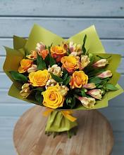 Букет цветов из:  Альстромерии и Розы в Серпухове