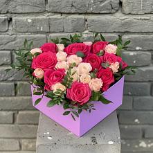 Цветочная композиция из Розы в коробке в Серпухове
