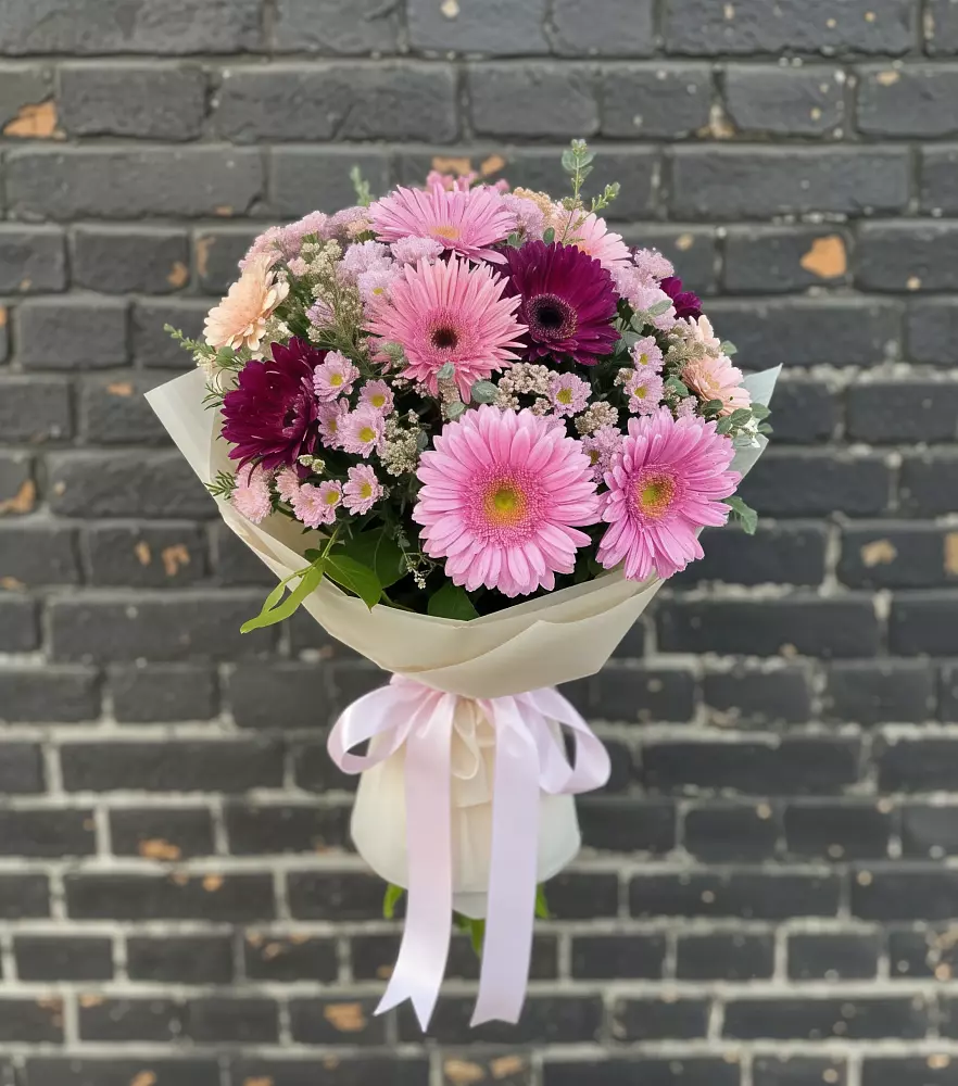 Букет цветов из: Герберы и Хризантемы в Серпухове