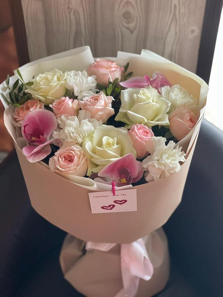 Букет цветов из: Орхидеи, Розы и Гвоздики в Серпухове