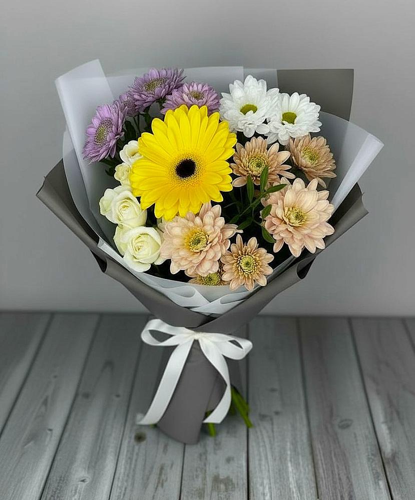 Букет цветов из: Розы, Герберы и Хризантемы в Серпухове