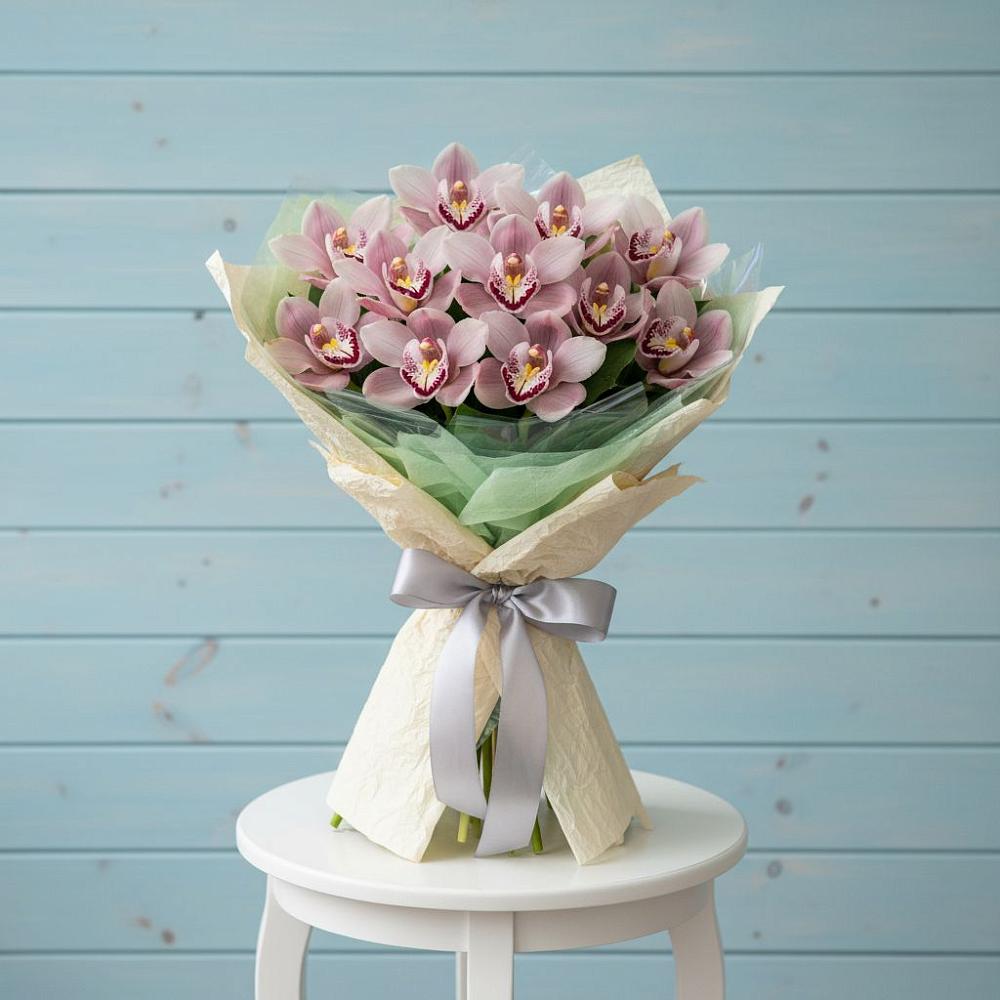 Букет цветов из: Орхидеи и Розы в Серпухове