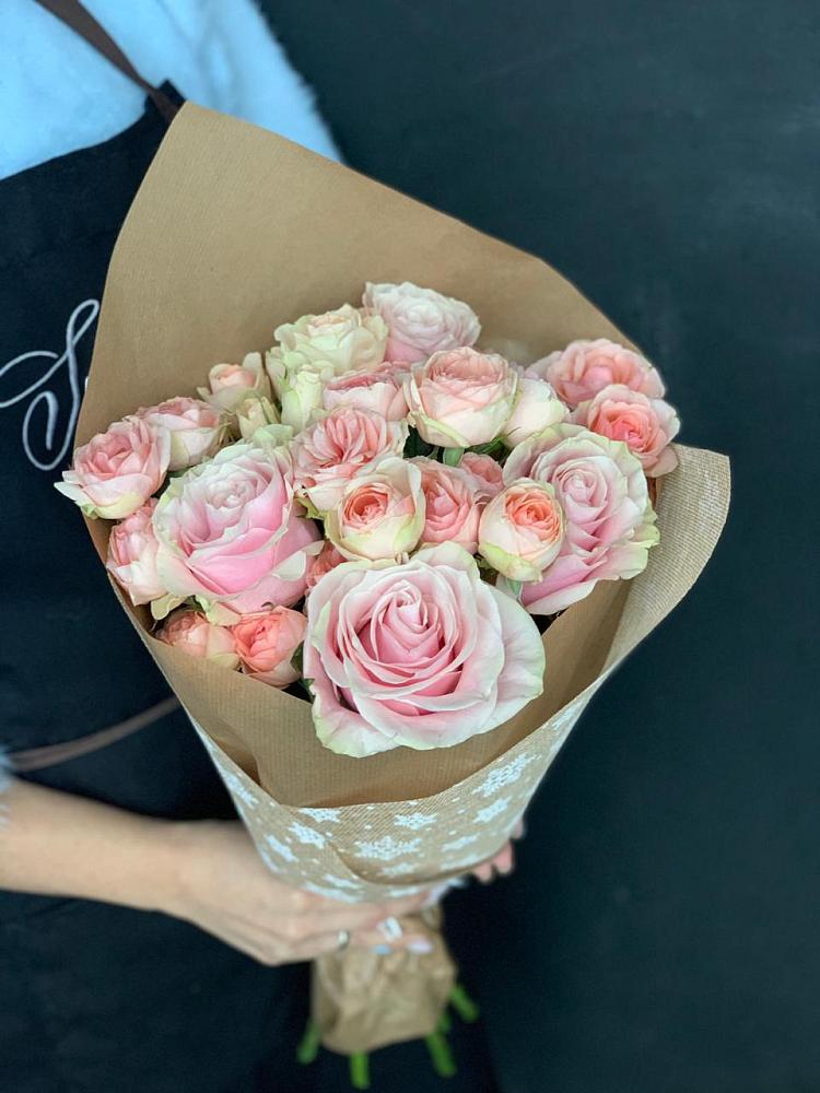 Букет цветов из: Хризантемы и Розы в Серпухове