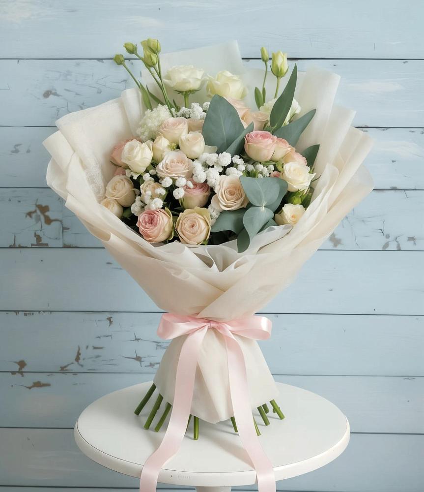 Букет цветов из: Розы и Лизиантусы в Серпухове