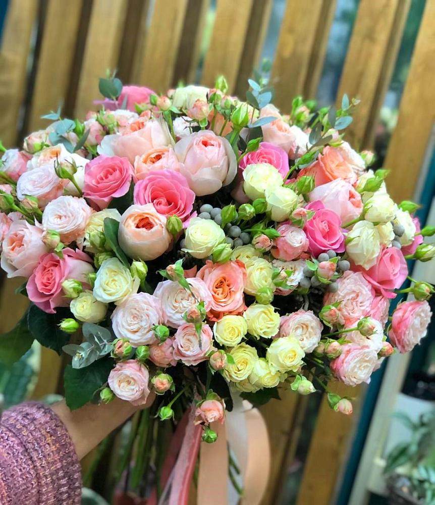 Букет цветов из: Розы в Серпухове